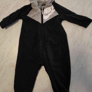 Nike Kids One Piece in Black and Gray